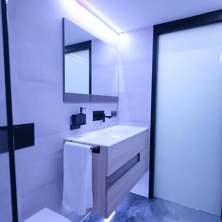 La Farola - Luxury Domotic Flat In Puerto Deportivo Apartmán