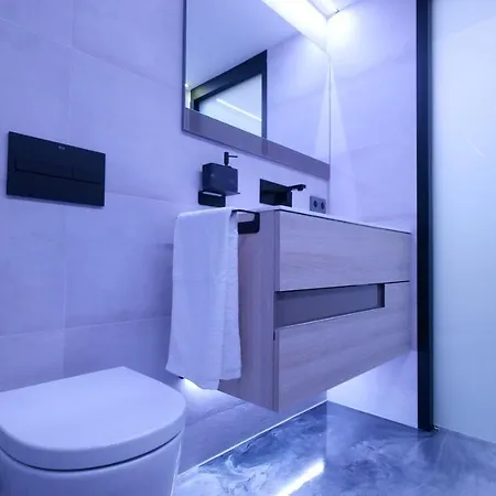 La Farola - Luxury Domotic Flat In Puerto Deportivo Apartmán *