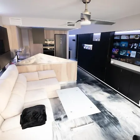 Apartmán La Farola - Luxury Domotic Flat In Puerto Deportivo *