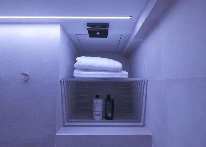 La Farola - Luxury Domotic Flat In Puerto Deportivo شقة ماربيا