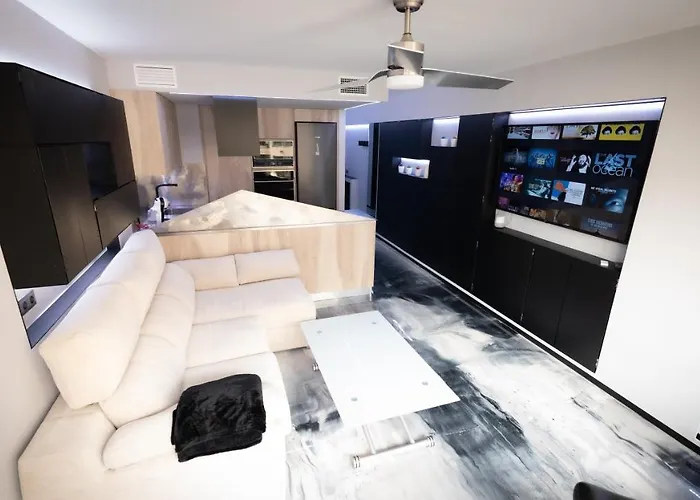 شقة La Farola - Luxury Domotic Flat In Puerto Deportivo *