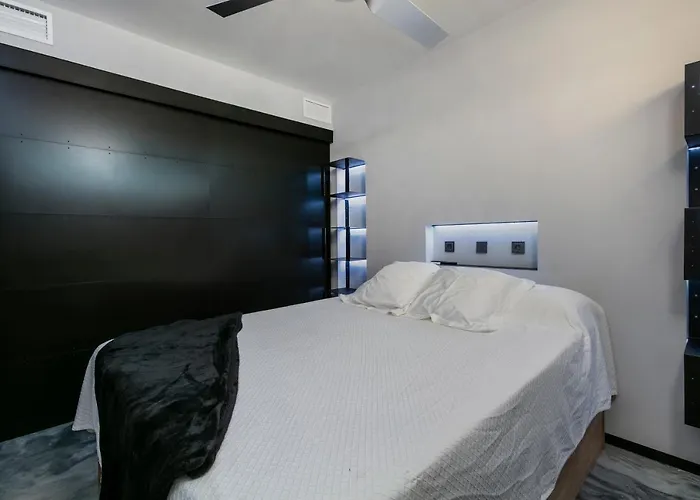 Lejlighed La Farola - Luxury Domotic Flat In Puerto Deportivo *