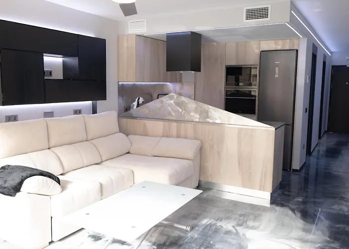 Apartamento La Farola - Luxury Domotic Flat In Puerto Deportivo